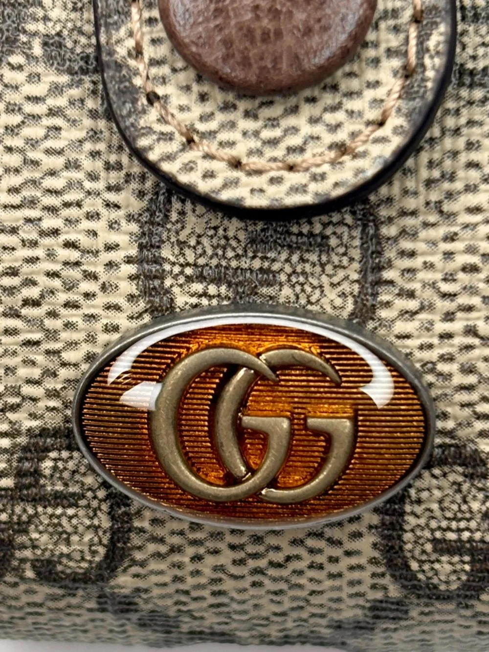 GUCCI AirPods Case Ophidia Beige Enamel  Brown 596720 Supreme Signature Logo